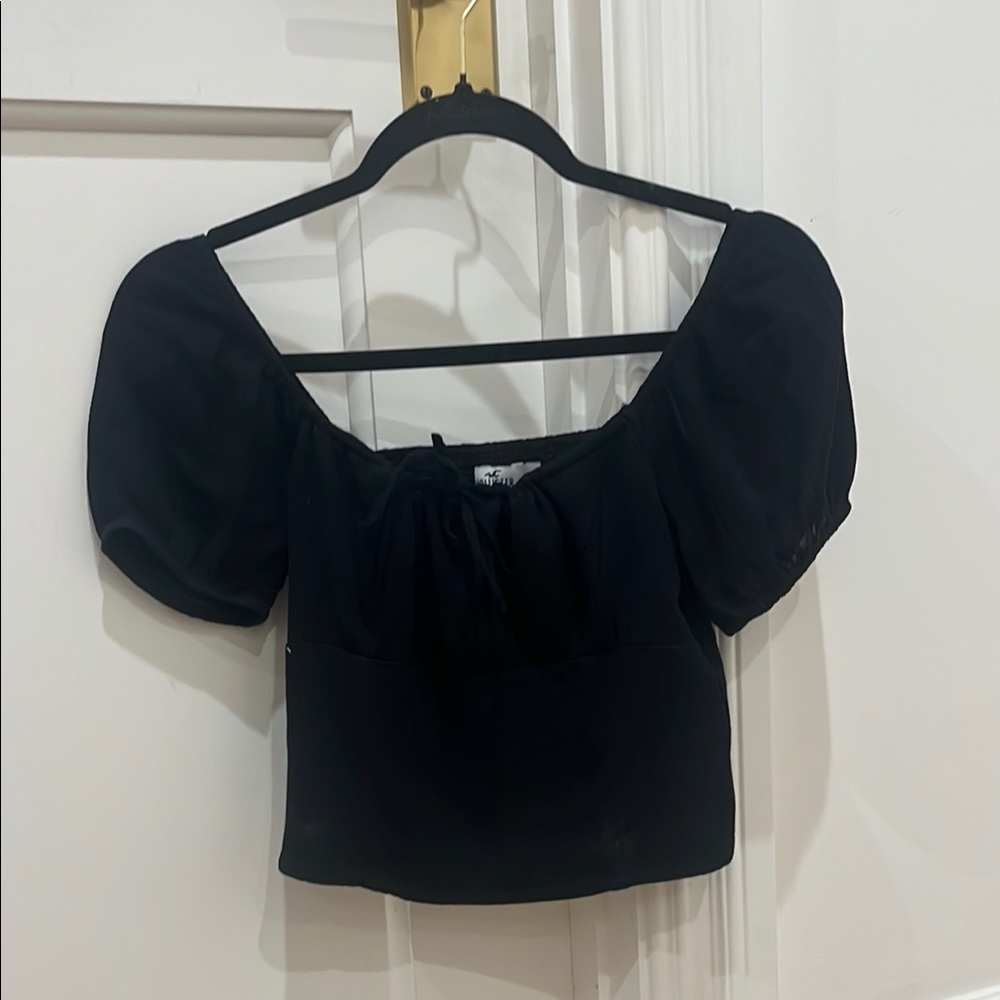 Hollister Black Crop Puff Sleeve Blouse